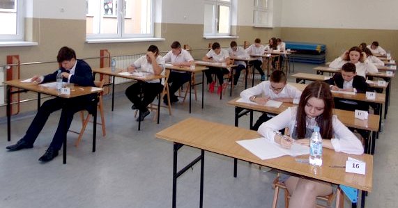 Egzaminy próbne ósmoklasistów [ZDJĘCIA]