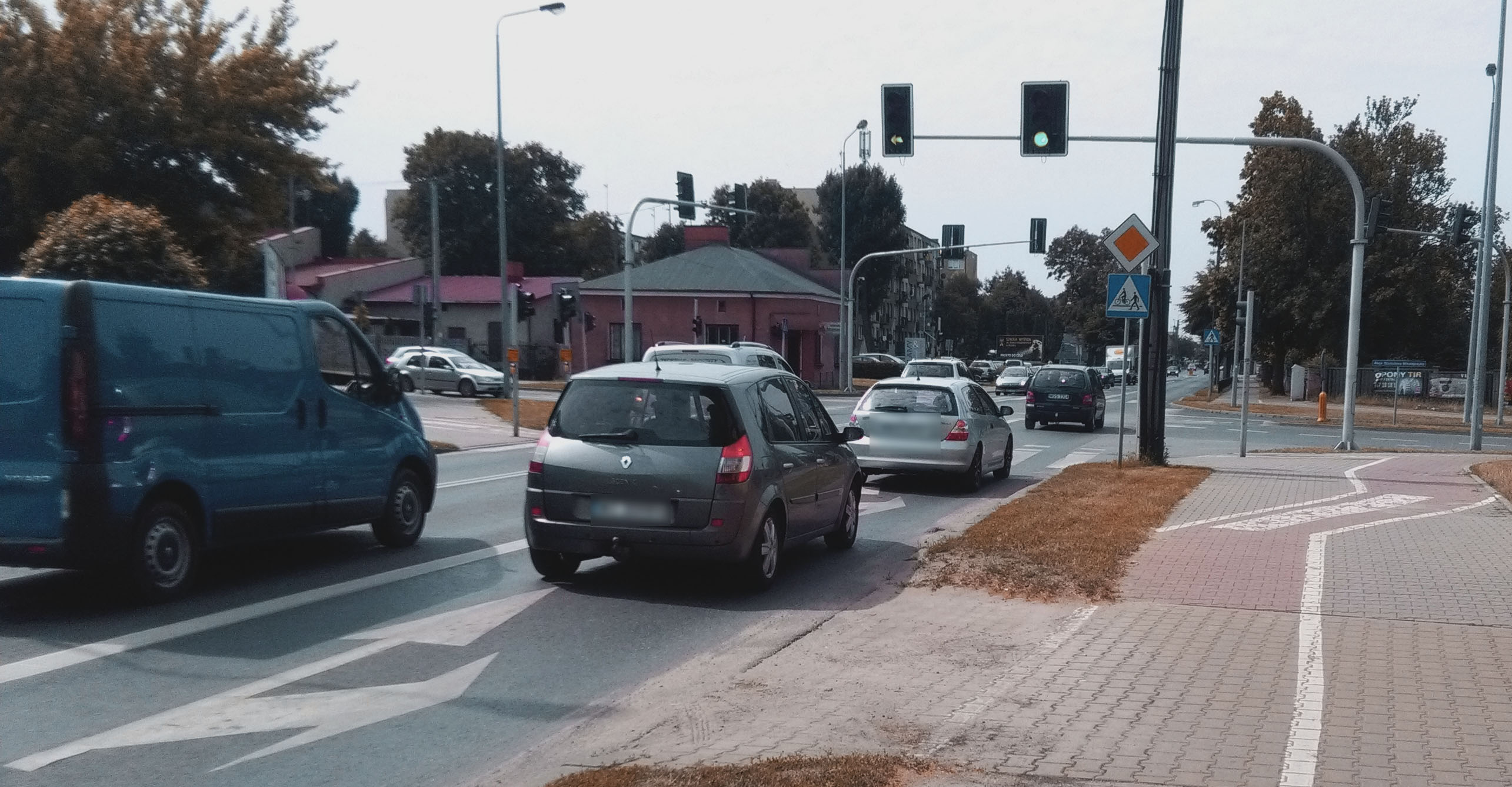 Trwa policyjna akcja - bezpieczne przejścia