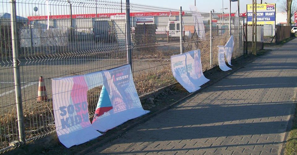 Zniszczone banery wyborcze Małgorzaty Kidawy-Błońskiej w Gostyninie