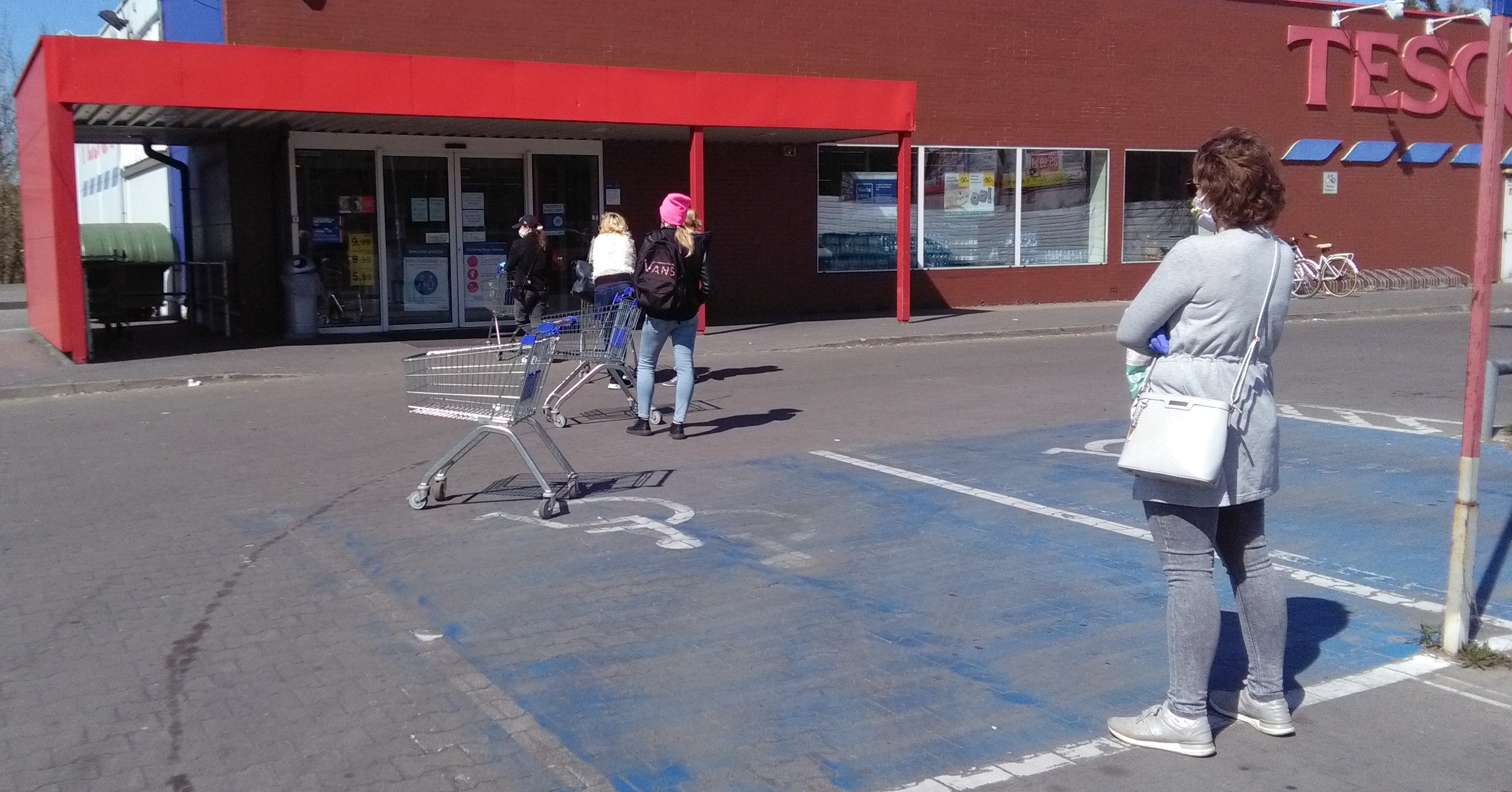 Bezpieczne zakupy przed świętami