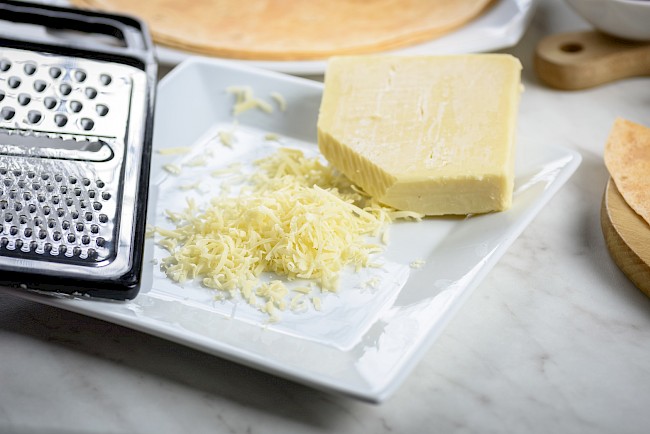 Jaka jest zawartość kalorii w serze cheddar? Sprawdziliśmy