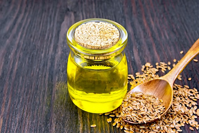 Sprawdzamy wartość energetyczną oleju lnianego . Sprawdź ile ma kalorii 