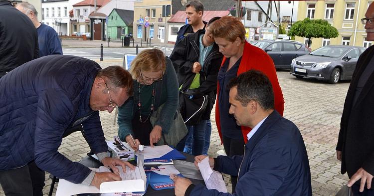 Minął tydzień: zgon na stadionie, podpisy dla Trzaskowskiego i matury