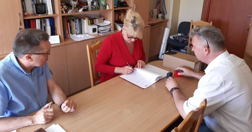 Kolejne komputery dla dzieci z gminy w ramach projektu "Zdalna Szkoła" [ZDJĘCIA]