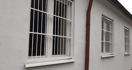 Odmalowanie Krat Okiennych...