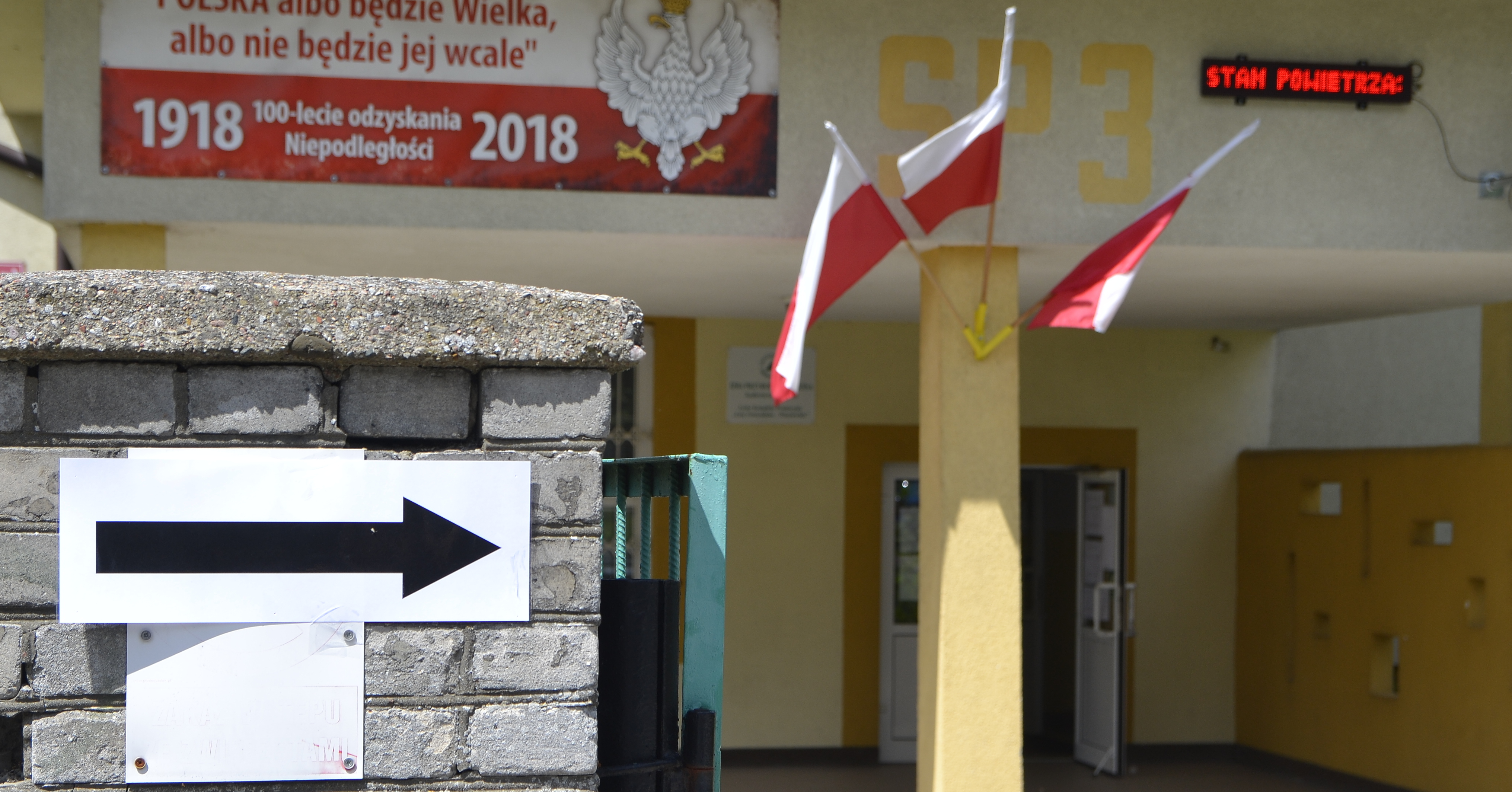 Pierwsze nieprawidłowości wyborcze w Gostyninie. W SP3 wydawano karty bez pieczątki