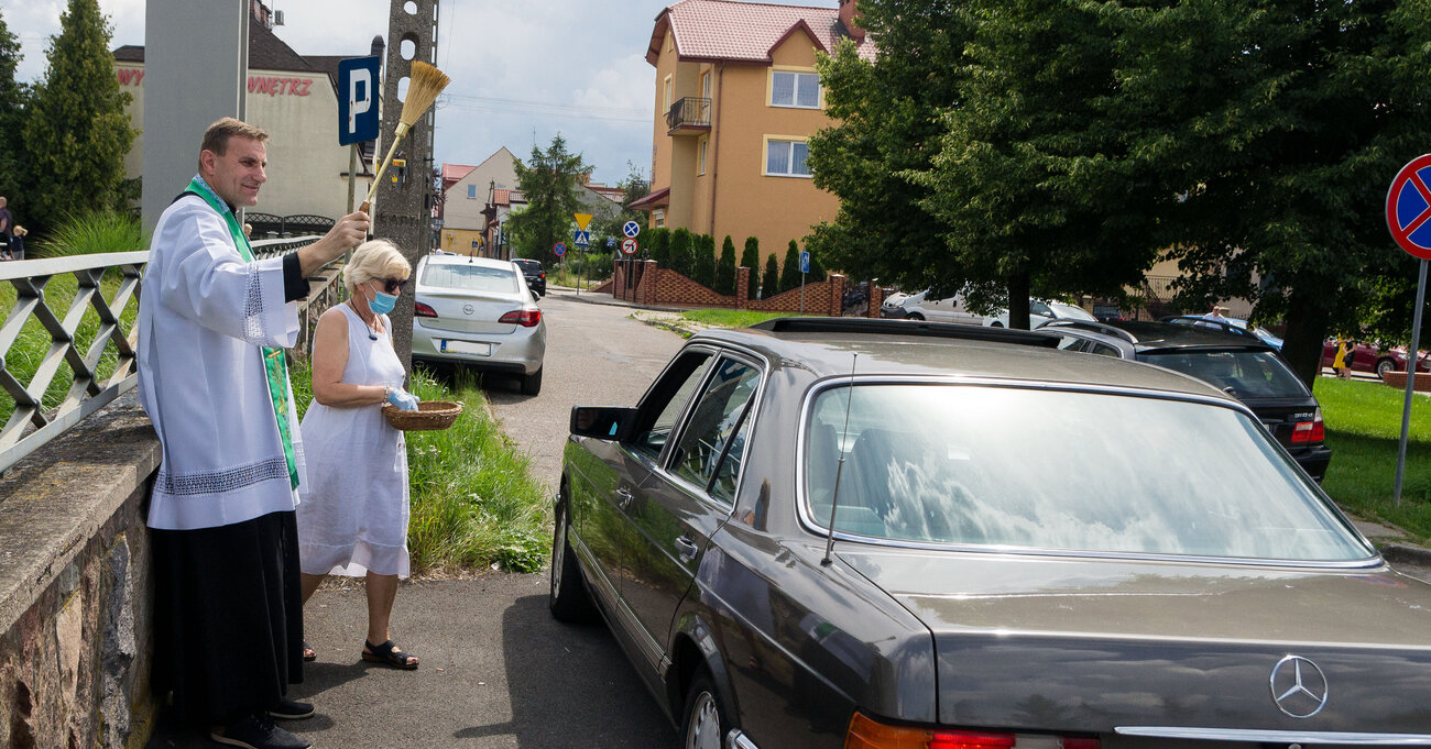 Święcenie pojazdów w parafii św. Marcina [ZDJĘCIA]