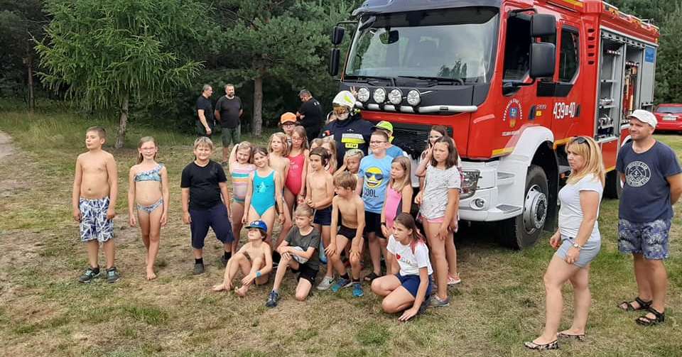 Wizyta strażaków w obozie harcerskim [ZDJĘCIA]