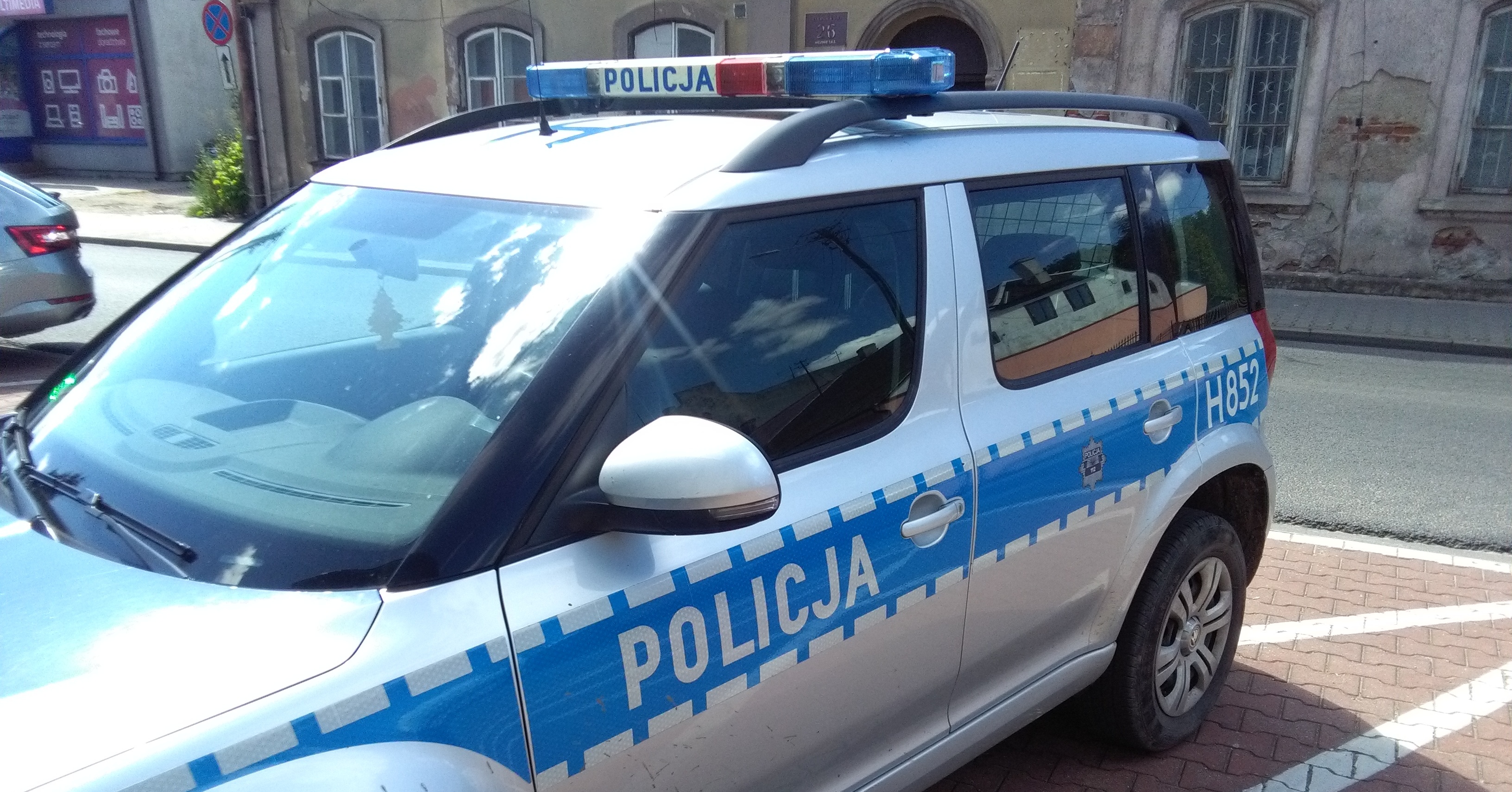 Wypadek przy ul. 3 Maja. Nastoletni rowerzysta wjechał pod jadący samochód