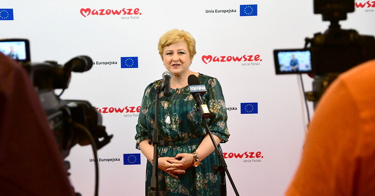 Mazowsze uruchamia kolejnych 105 mln zł z UE na walkę z COVID-19