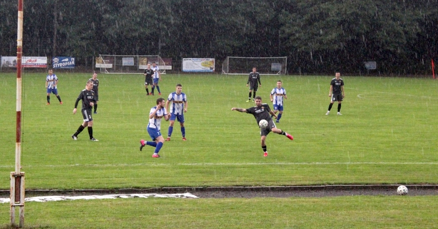 Siedem bramek i drugie zwycięstwo. Za tydzień pojedynek z liderem [ZDJĘCIA+VIDEO]