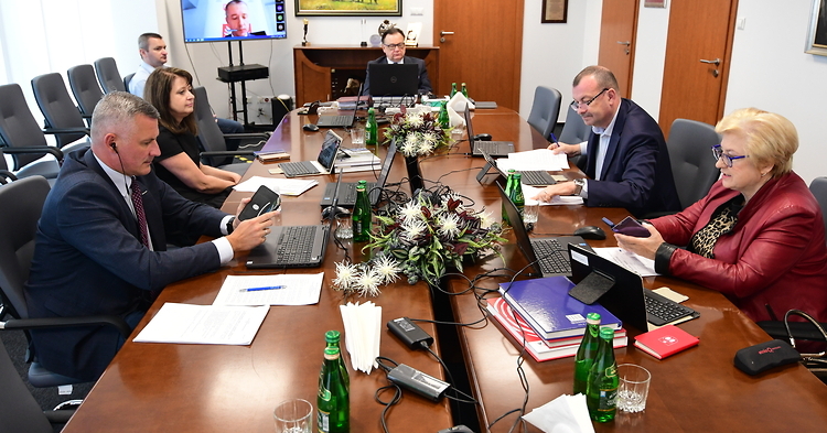 Radni Mazowsza przeciw podziałowi województwa