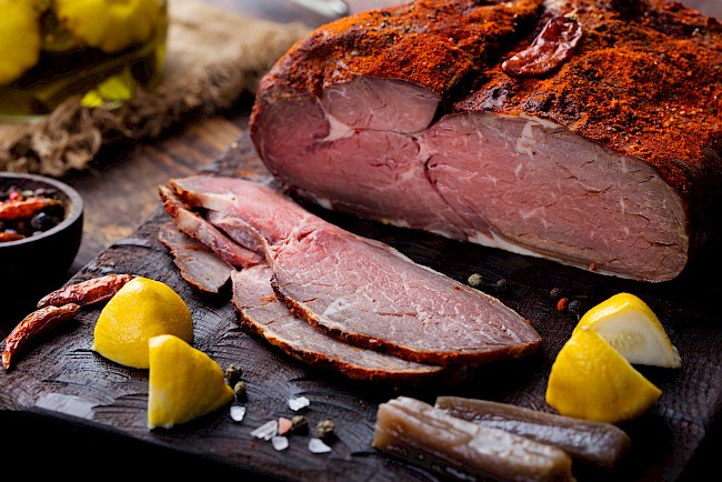 Ile kalorii jest w pastrami? My już wiemy