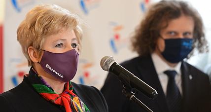 Pis Chce Przejąć Szpitale S...