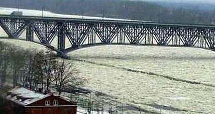 Policjanci Dotarli Z Pomocą ...