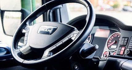 Kierowcy Tirów I Autobusów N...