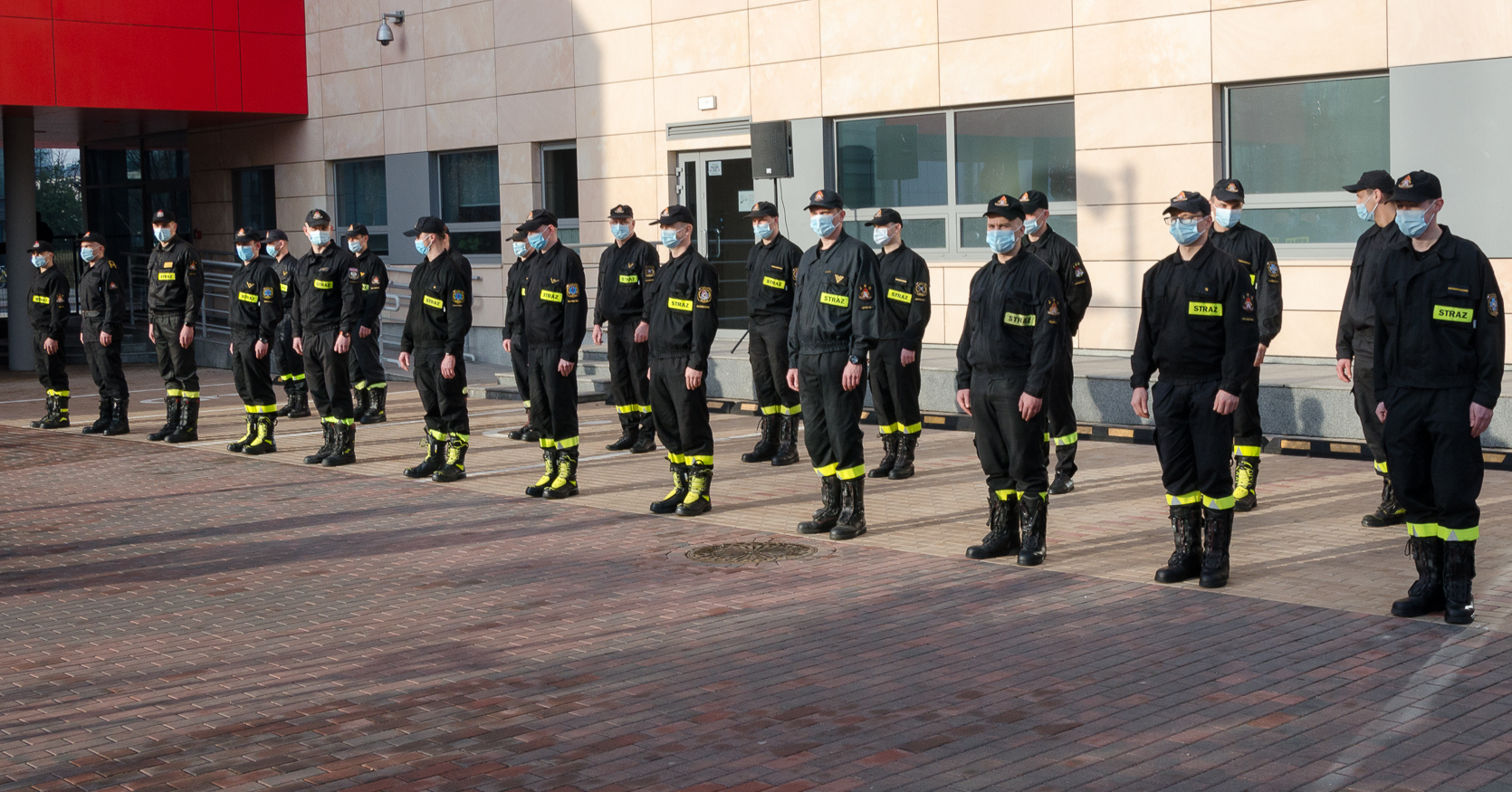 Strażacy ratownicy medyczni delegowani do Centralnego Szpitala Klinicznego MSWiA [ZDJĘCIA]