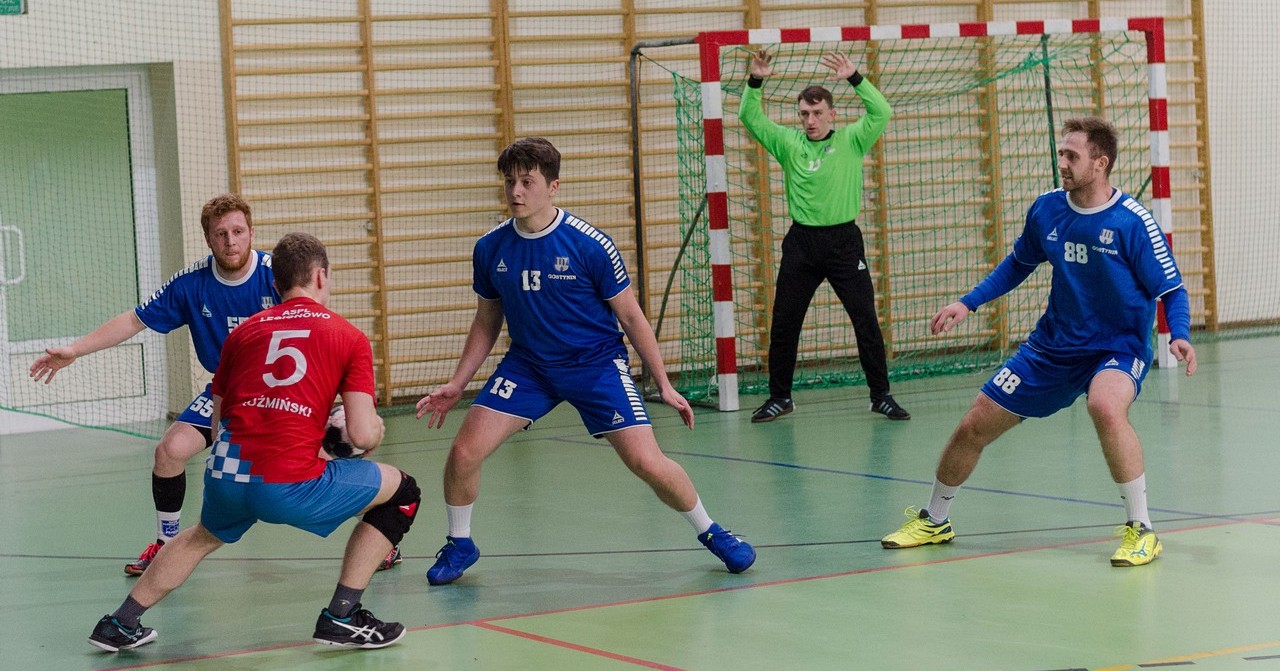 Legionowo na kolanach.  Skrwa Gostynin wygrywa pierwszy mecz w 3. lidze [ZDJĘCIA]