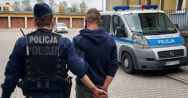 Zatrzymani sprawcy kradzieży katalizatorów [ZDJĘCIA]