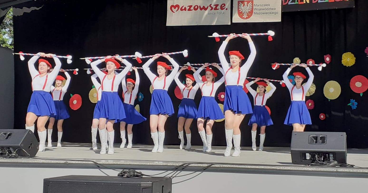 Występ gostynińskich Mażoretek na Dniu Dziecka w Sannikach [ZDJĘCIA+VIDEO]