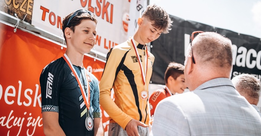 Michał Pawłowski z UKS „ZWOLEŃ-TEAM” zdobył 5 medali na torowych Mistrzostwach Polski [ZDJĘCIA]