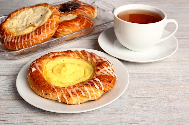 Sprawdzamy ile kalorii ma drożdżówka z serem. Byliśmy zaskoczeni