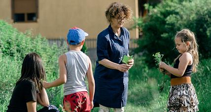 Tajemniczy świat Otaczających N...