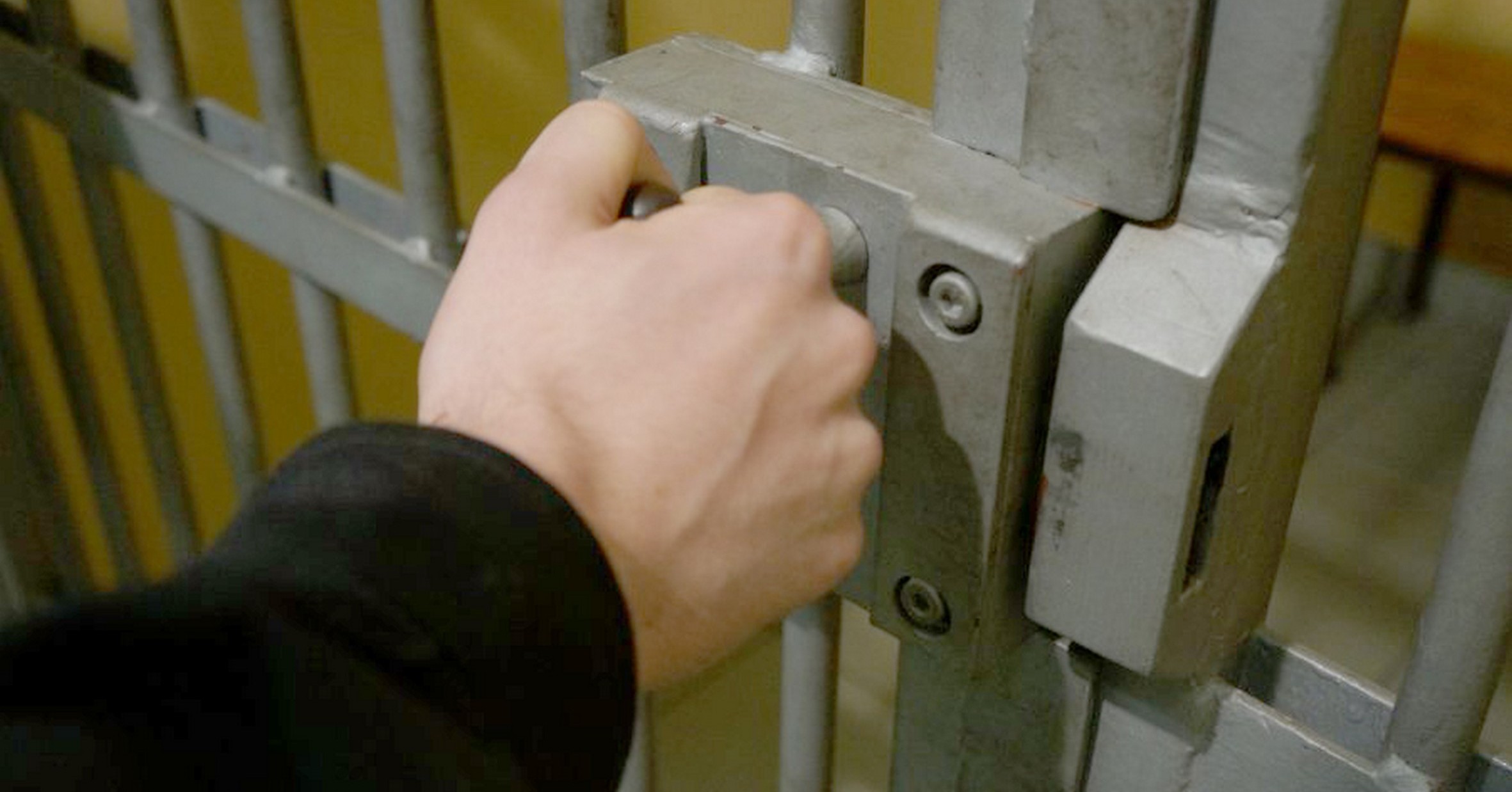 Policjanci zatrzymali pijanego rowerzystę. Mężczyzna okazał się poszukiwanym alimenciarzem