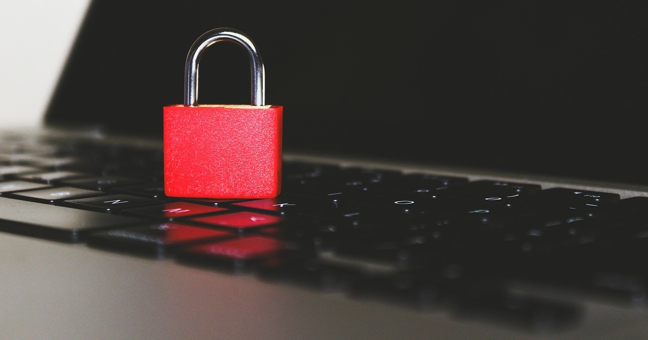 Jak zabezpieczyć komputer przed cyberprzestępcami?