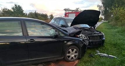 Czołowe Zderzenie Aut Osobowych ...