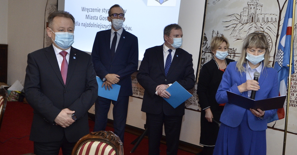 Stypendia dla najlepszych uczniów w Gostyninie przyznane [ZDJĘCIA]