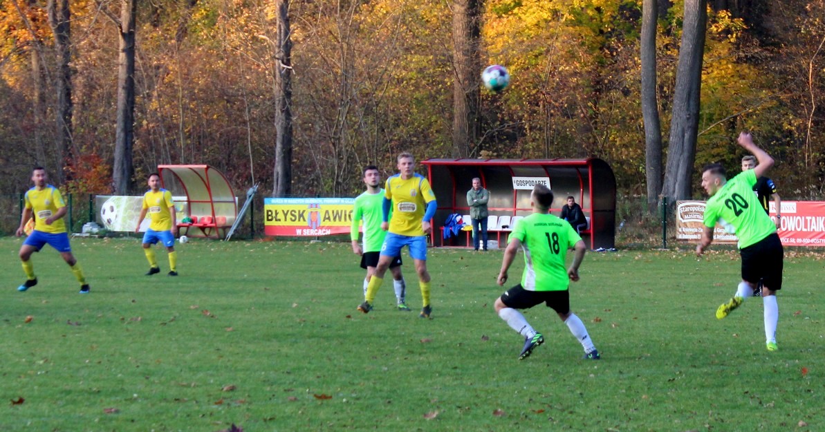 Piłkarska A-Klasa: Szopen Sanniki na półmetku na drugim miejscu, niżej Błyskawica i Zorza [ZDJĘCIA]