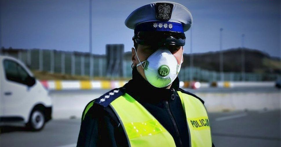 Kontrole realizowania obowiązujących obostrzeń na terenie miasta i gminy Gostynin