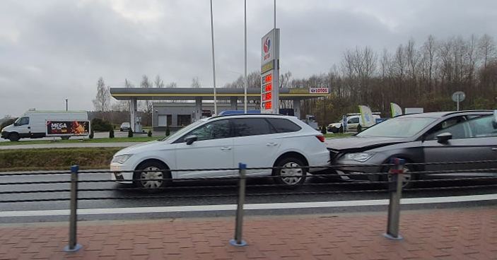 Kolizja 3 aut w Woli Łąckiej [ZDJĘCIA]