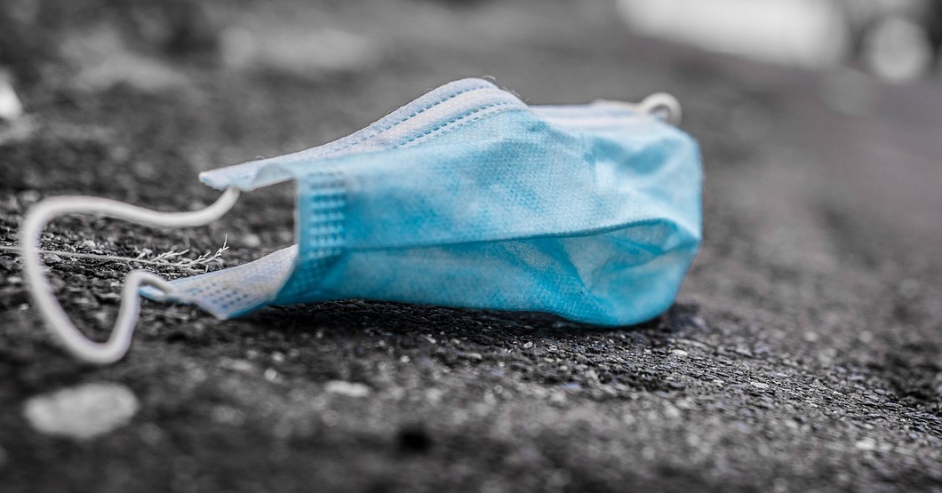 Wyszła zrobić zakupy wiedząc, że jest zarażona koronawirusem. Wpadła podczas policyjnej kontroli