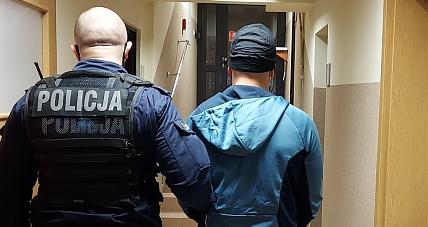 Poszukiwany 3 Listami Gończymi ...