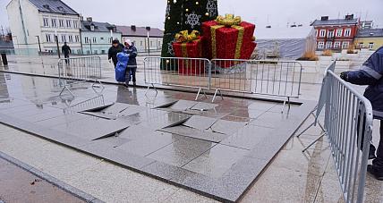 Samochód Zniszczył Kutnowską Fo...