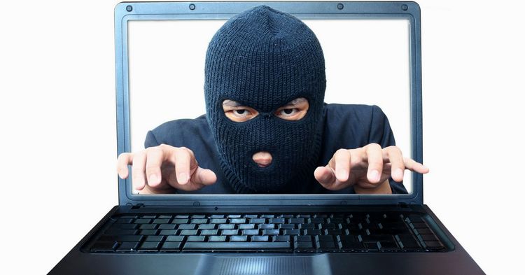 19-latek odpowie za oszustwa internetowe