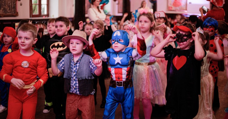 Królewski bal na zamku [ZDJĘCIA]