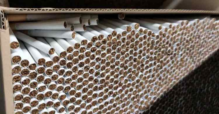 Zlikwidowana nielegalna fabryka papierosów. Policjanci przejęli ponad tona krajanki tytoniowej [ZDJĘCIA]