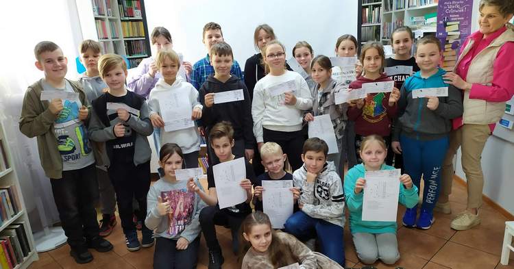 Zajęcia edukacyjne w bibliotece [ZDJĘCIA]