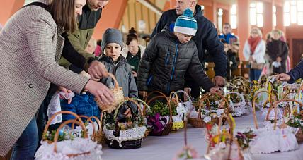 Wielkanocne święcenie Pokarmów W ...