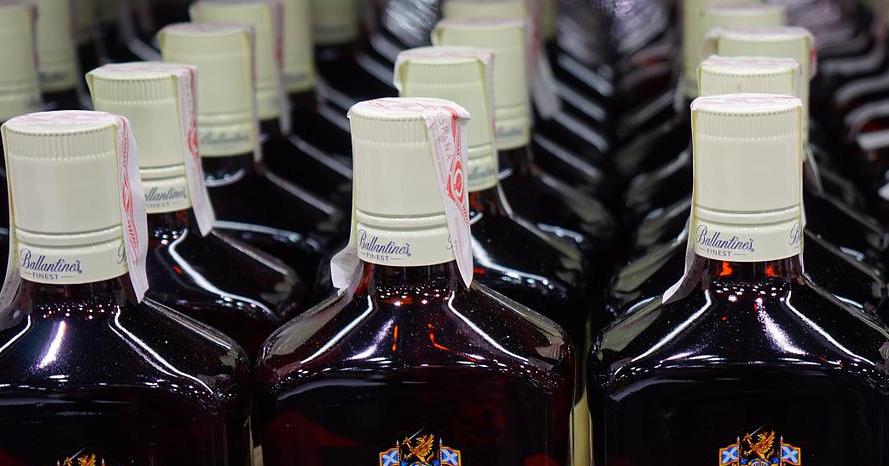 Ukradł whisky, odpowie za kradzież rozbójniczą