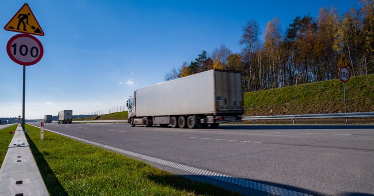 Limity prędkości na autostradach i drogach ekspresowych