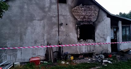 Ogień Odebrał Rodzinie Dach N...