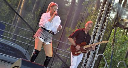 Loty śmigłowcem, Koncert T...