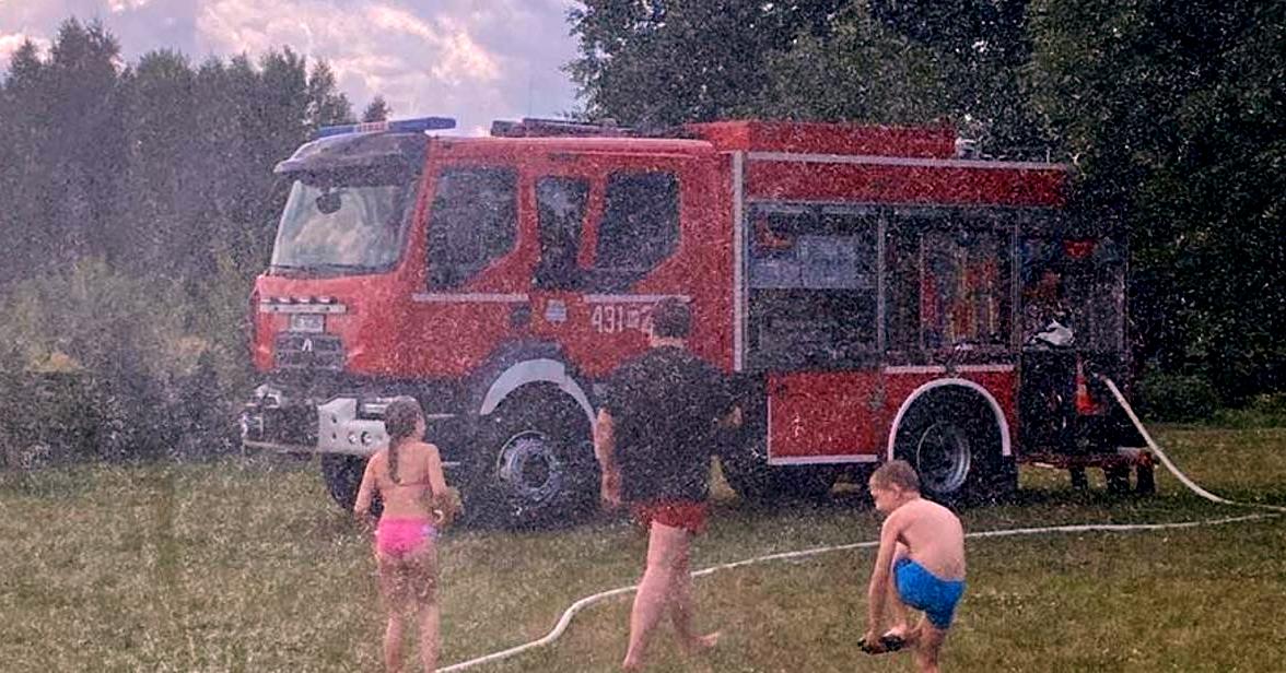 Gostynińscy strażacy z wizytą na „Koloniach Małych Torbaczy” w Myszogrodzie [ZDJĘCIA]