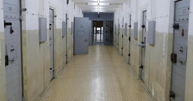 Napadli i okradli 52-latka. Trójka podejrzanych o rozbój trafiła do aresztu