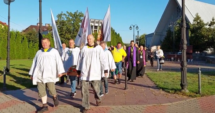 Wyruszyła 414. Piesza Pielgrzymka do Skępego [VIDEO]