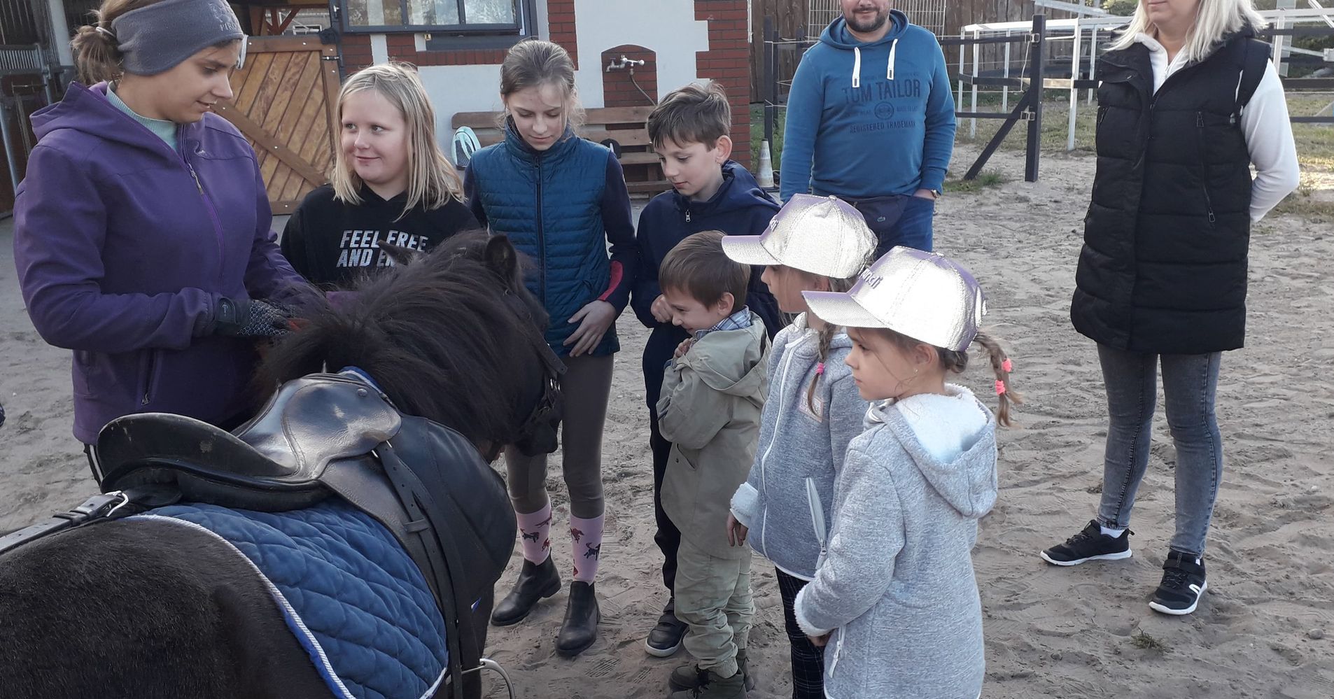 Dary gostynińskich lasów. Wspólna akcja chóru Arce Cantores i Stajni Bielawy